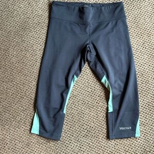 Marmot size small women’s athletic cropped leggings